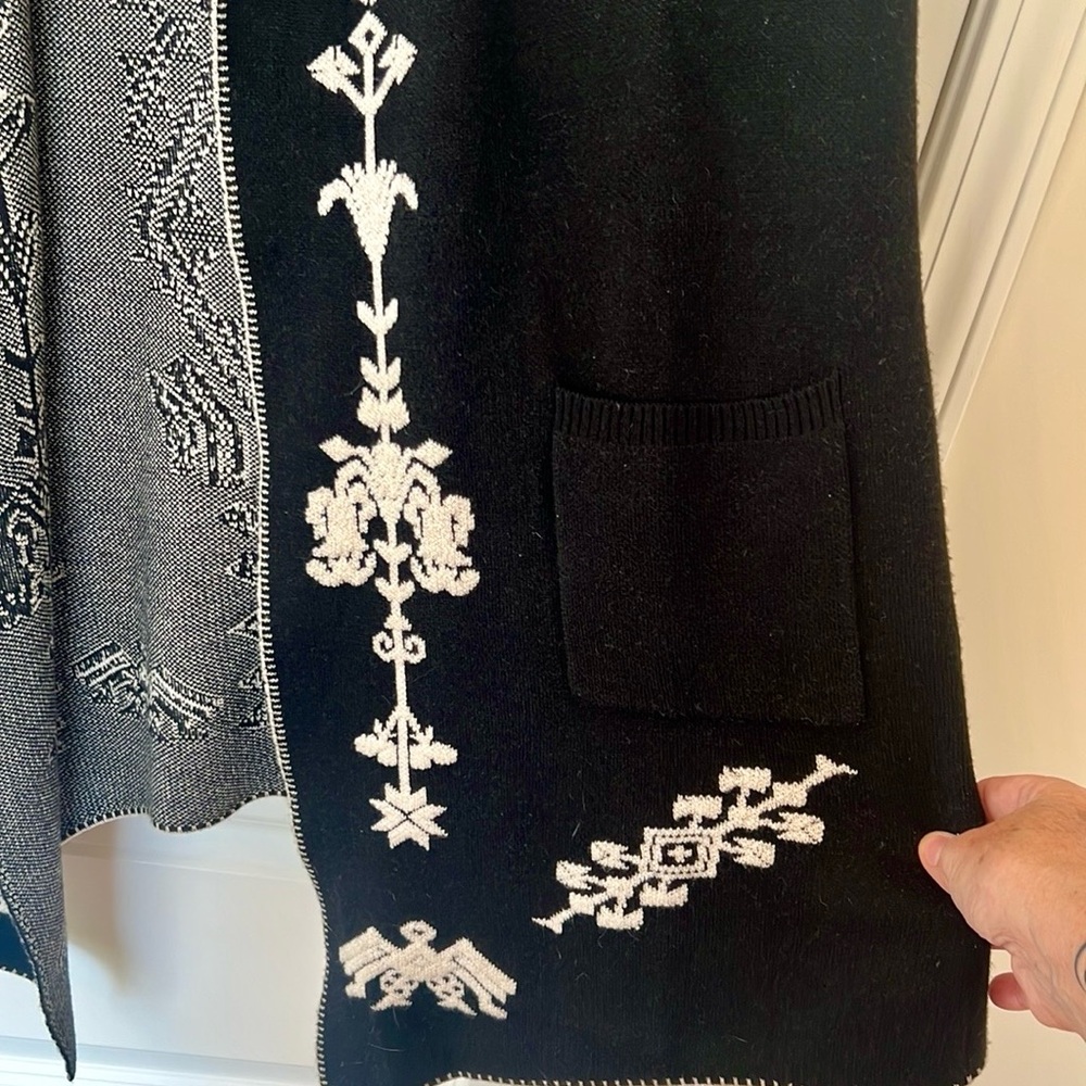 Black and White Embroidered Women's Coat - Picture 4 of 7